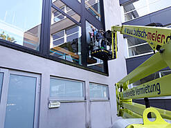 Glas- & Jalousienreinigung